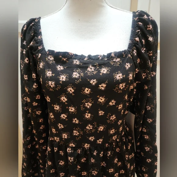 Celebrity Pink Floral Black Dress NWT - Picture 11 of 14